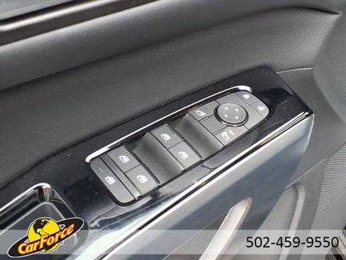 Used 2024 Nissan Pathfinder SL image 17