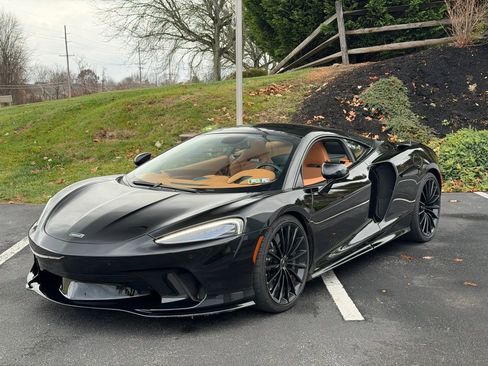 Used 2023 McLaren GT image 1