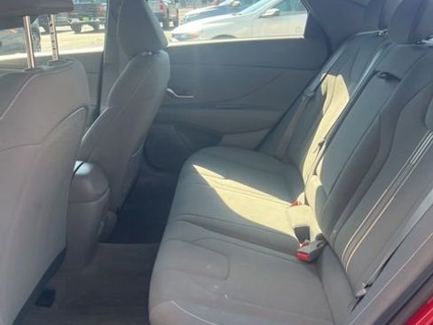 Used 2025 Hyundai Elantra SEL FWD image 15