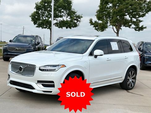 Certified 2024 Volvo XC90 T8 Ultimate w/ Lounge Package AWD/4WD image 3
