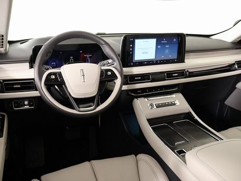 New 2026 Lincoln Aviator Reserve image 2