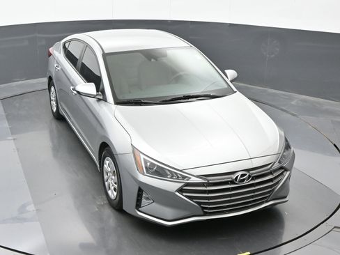 Used 2020 Hyundai Elantra SE FWD image 40