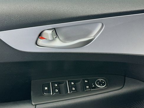 Used 2024 Kia Forte LXS image 15