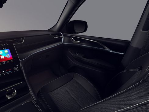 New 2026 Jeep Grand Cherokee Laredo image 7