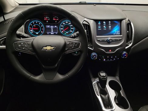 Used 2017 Chevrolet Cruze LT w/ Convenience Package FWD image 22
