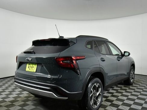 New 2026 Chevrolet Trax LT w/ Driver Confidence Package image 11