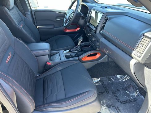 Used 2023 Nissan Frontier Pro-X w/ Pro Convenience Package image 9