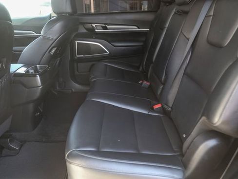 Used 2022 Kia Telluride LX image 18