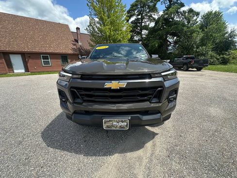 Used 2024 Chevrolet Colorado LT w/ LT Convenience Package III AWD/4WD image 8