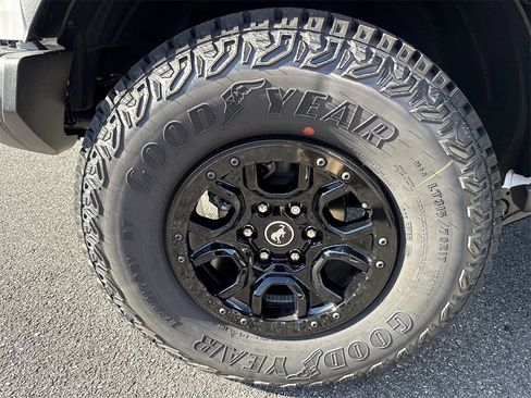 New 2025 Ford Bronco Badlands w/ Sasquatch Package image 18