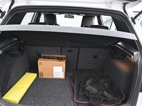 Used 2013 Volkswagen Golf 4-Door FWD image 43