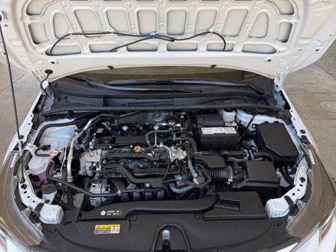 Used 2025 Toyota Corolla LE FWD image 30