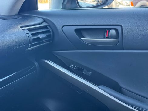 Used 2018 Lexus IS 300 AWD image 25