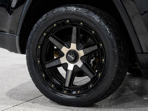 Used 2017 Jeep Grand Cherokee Limited image 61