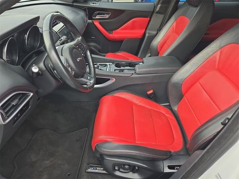 Used 2017 Jaguar F-PACE R-Sport image 16