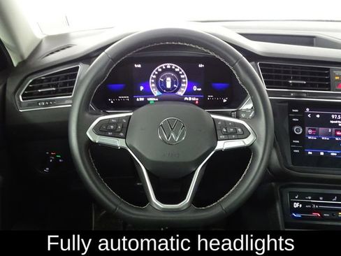 Used 2023 Volkswagen Tiguan SE image 7