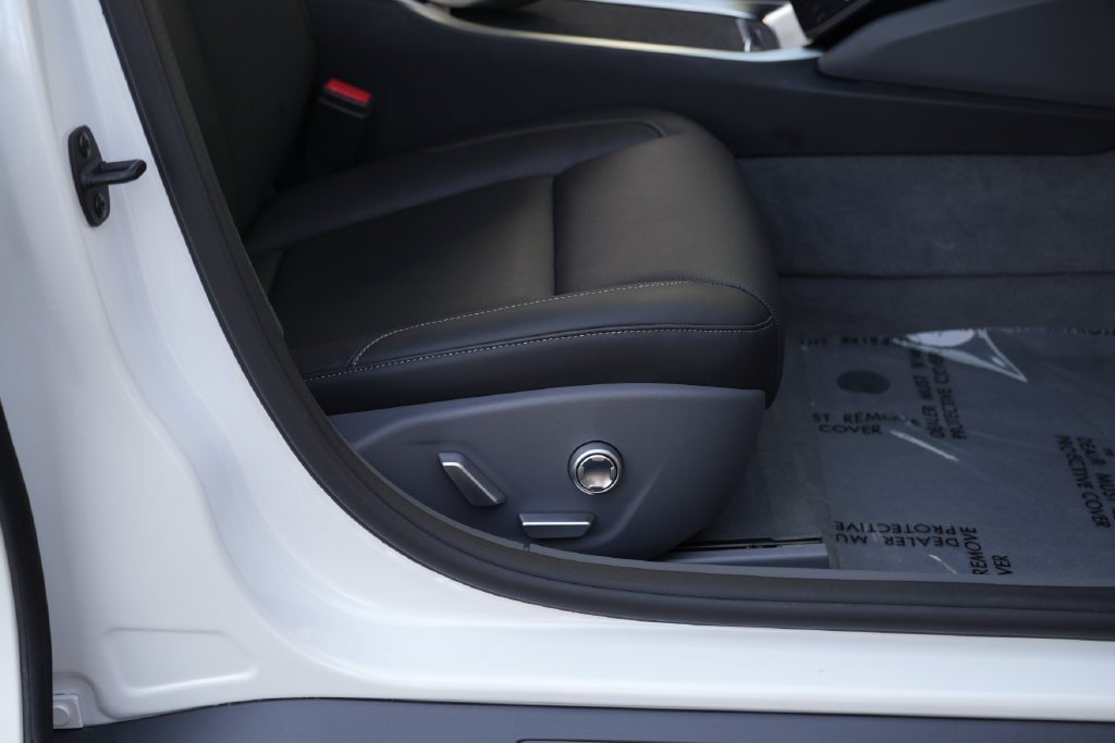 Used 2024 Lucid Air Pure RWD image 32