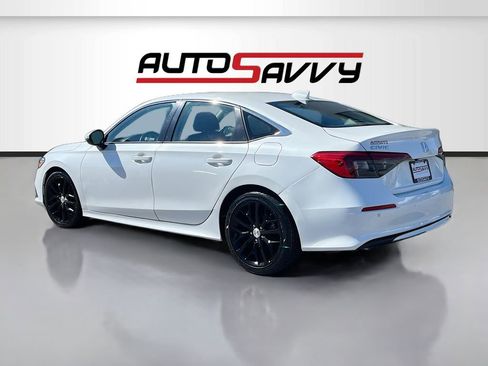 Used 2024 Honda Civic Touring image 5
