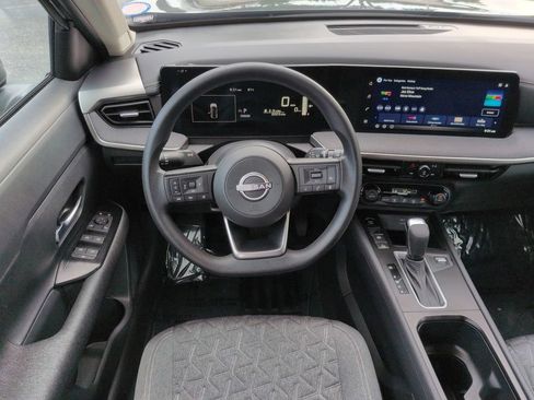 Used 2026 Nissan Kicks SV FWD image 16