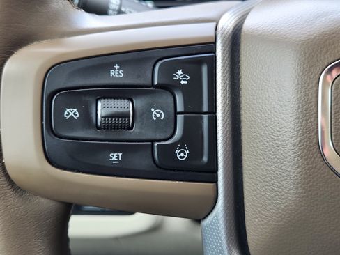 Used 2023 GMC Yukon Denali w/ Denali Reserve Package image 24