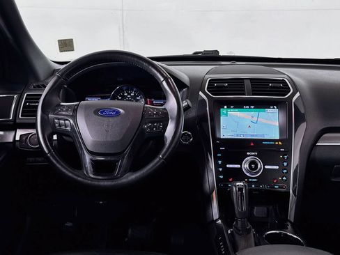 Used 2019 Ford Explorer Sport AWD/4WD image 12