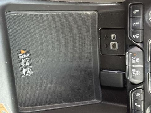 Used 2021 GMC Yukon SLT w/ SLT Luxury Plus Package AWD/4WD image 24