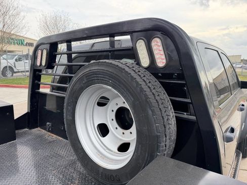 Used 2020 RAM 5500 Tradesman w/ Safety Group image 18