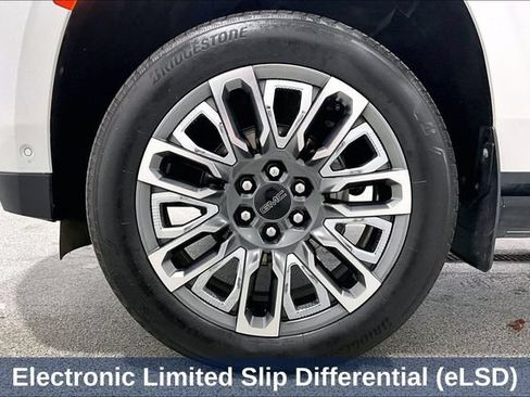 Used 2024 GMC Yukon XL Denali Ultimate AWD/4WD image 45