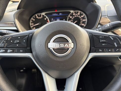 Used 2025 Nissan Altima 2.5 SV image 28