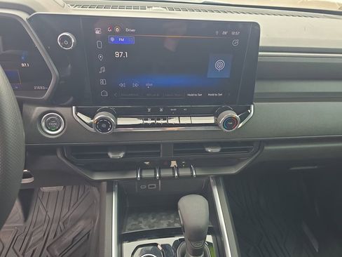 Used 2024 Chevrolet Colorado Trail Boss w/ Technology Package image 20