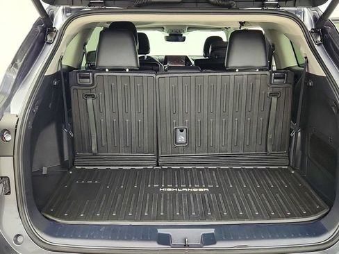 Used 2024 Toyota Highlander XLE AWD/4WD image 22