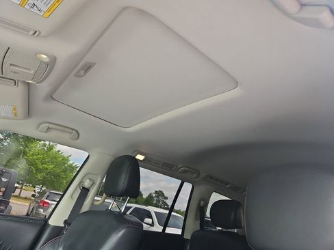 Used 2020 Nissan Armada SL w/ Premium Package RWD image 17