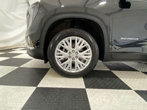 Used 2024 GMC Acadia Elevation image 9