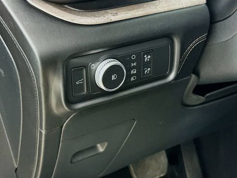 Used 2020 Ford Explorer Platinum w/ Premium Technology Package AWD/4WD image 10