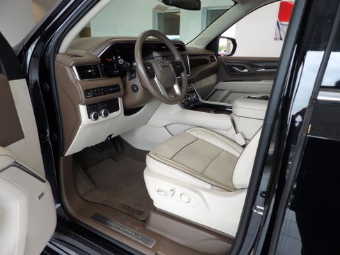 Used 2022 GMC Yukon Denali AWD/4WD image 10