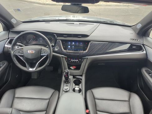 Used 2025 Cadillac XT6 Premium Luxury image 35