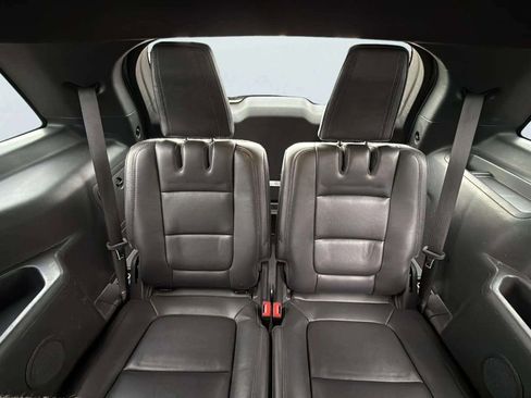 Used 2013 Ford Explorer XLT image 16
