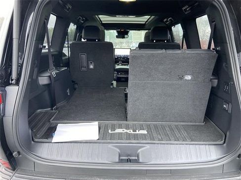 Used 2024 Lexus GX 550 image 33