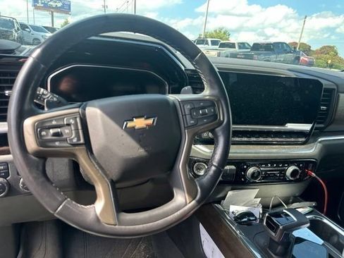 Certified 2023 Chevrolet Silverado 1500 High Country AWD/4WD image 32