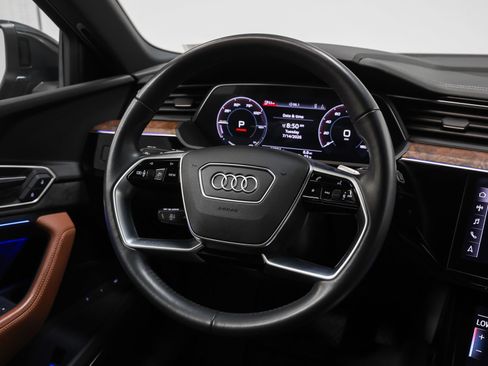 Used 2019 Audi e-tron Prestige AWD/4WD image 36