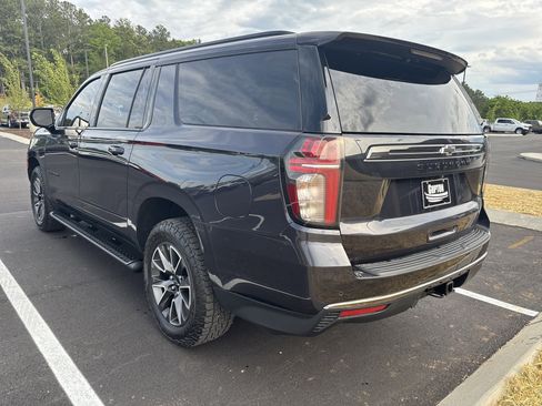 Used 2022 Chevrolet Suburban Z71 AWD/4WD image 12