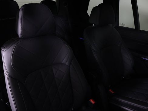 Used 2023 BMW X7 xDrive40i w/ M Sport Package image 36