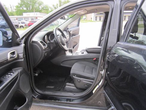 Used 2012 Jeep Grand Cherokee Laredo w/ Laredo E Group image 7