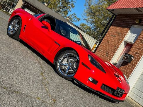 Used 2011 Chevrolet Corvette Grand Sport w/ Preferred Equipment Group RWD image 31