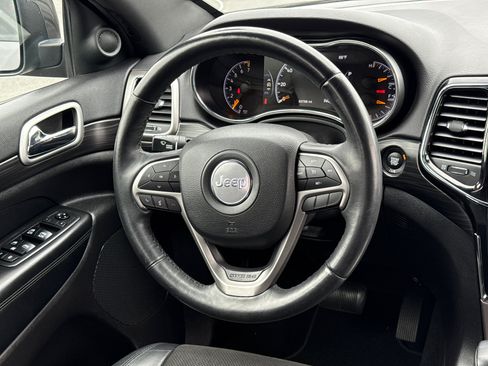 Used 2019 Jeep Grand Cherokee Altitude RWD image 19