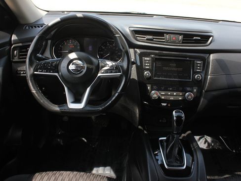 Used 2018 Nissan Rogue SV AWD/4WD image 17