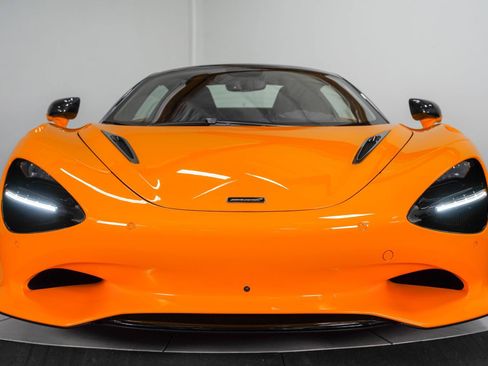 Used 2024 McLaren 750S Spider image 17