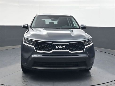 Used 2023 Kia Sorento LX image 9