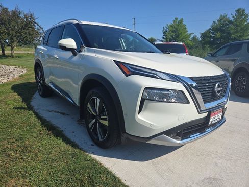 Used 2023 Nissan Rogue Platinum AWD/4WD image 3