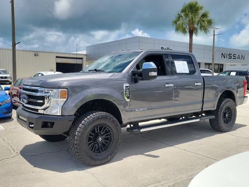 Used 2022 Ford F350 Lariat w/ Chrome Package AWD/4WD image 2